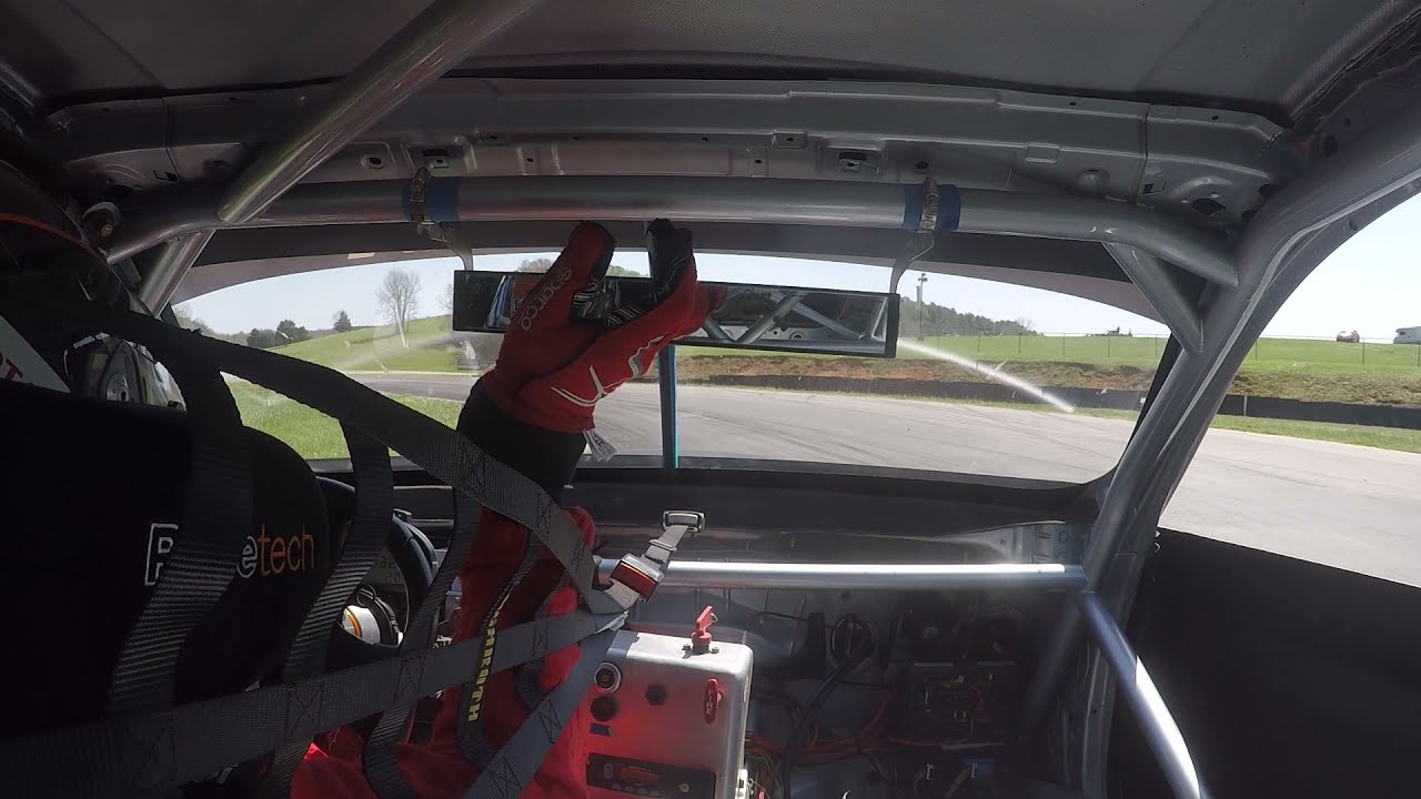 VIR 4-4-2021 Feature Race part 2 - BMW CCA Club Racing (the passing gets more aggressive)