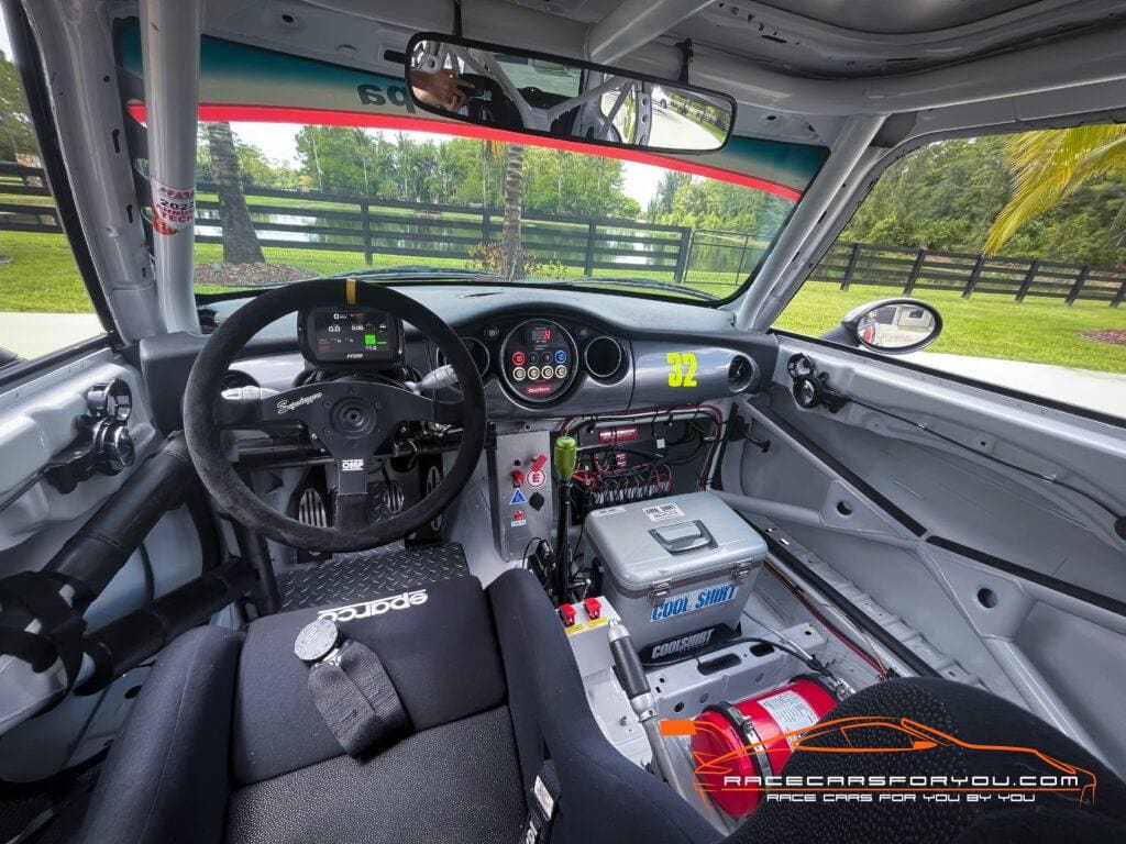 Mini Cooper S R53 2006 - Race Cars For You